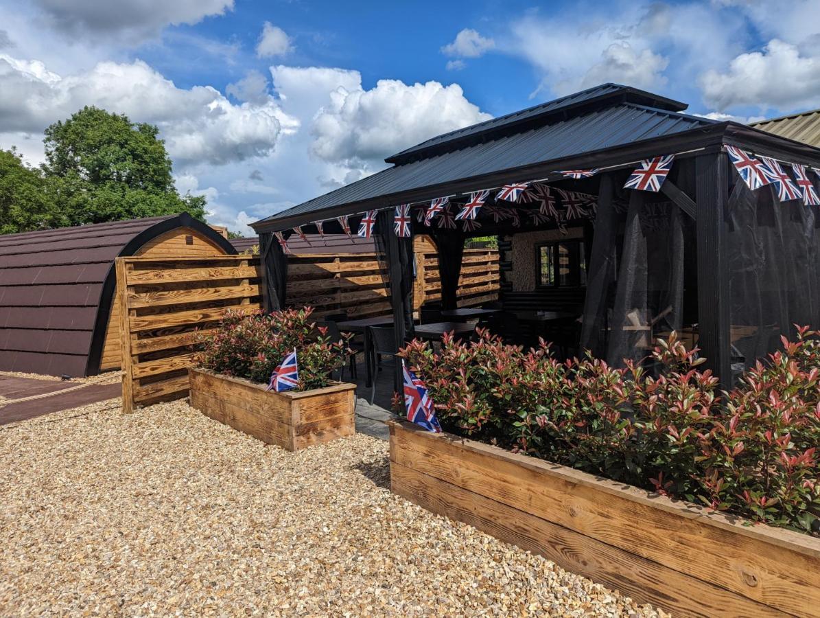 Peacock Lake Glamping Villa Nottingham Exterior foto