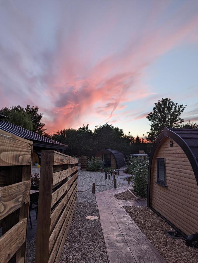 Peacock Lake Glamping Villa Nottingham Exterior foto